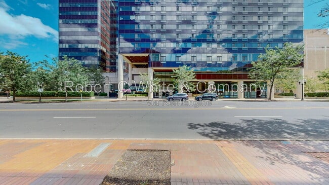 Building Photo - 127 Greyrock Pl