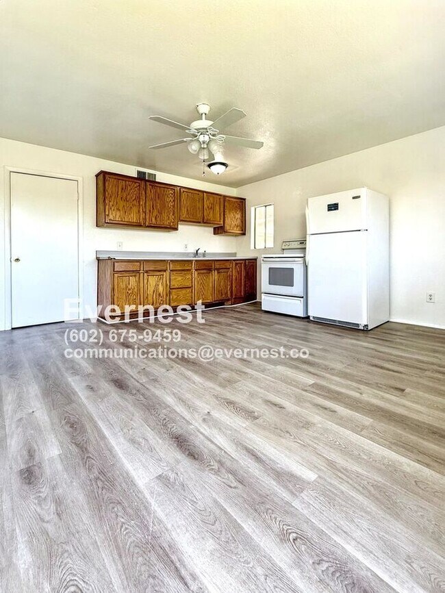 Foto del edificio - 2525 E Willetta St