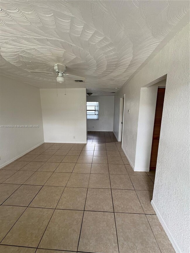 Building Photo - 4120 SW 19th St