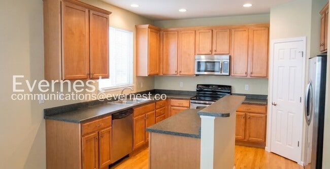 Building Photo - 3709 Full Moon Dr