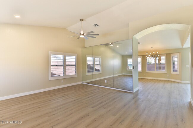 Foto del edificio - 825 E Spanish Moss Ln