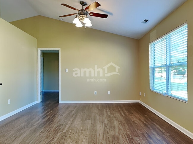 Building Photo - 252 Woodfield Dr