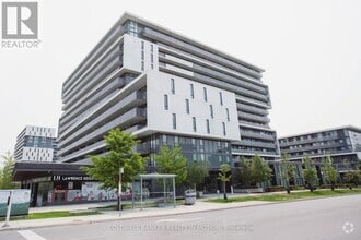 Building Photo - 120 Varna Dr