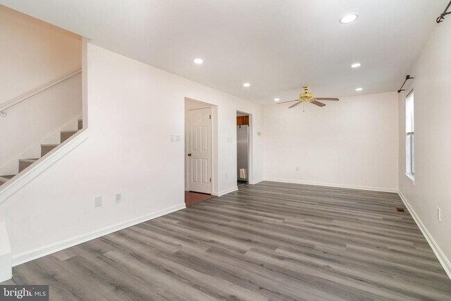 Foto del edificio - 6212 Spring Knoll Dr