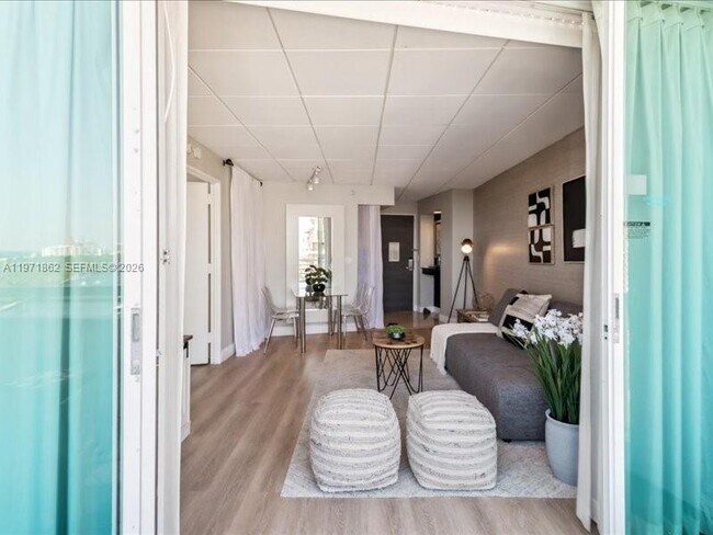 Foto del edificio - 2670 E Sunrise Blvd