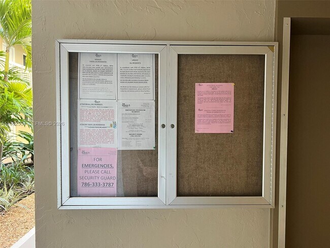 Foto del edificio - 8103 Camino Real