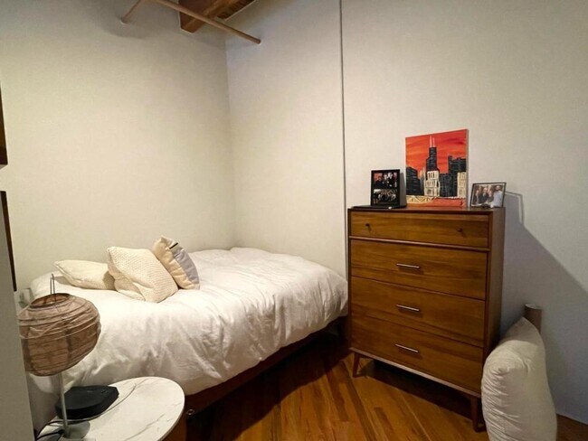 Foto del edificio - 226 N Clinton St