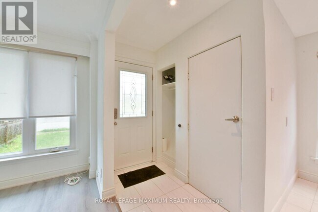 Photo du bâtiment - 100 Linden Ave