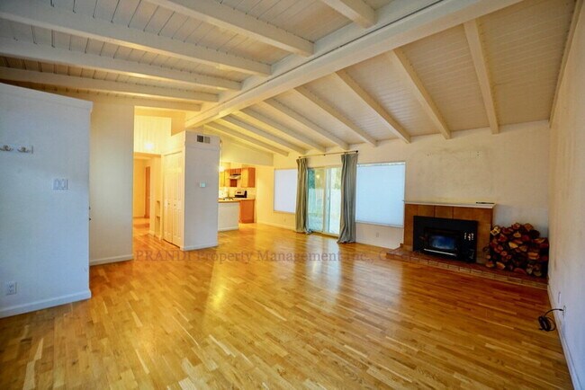 Foto del edificio - 104 Lobo Vista