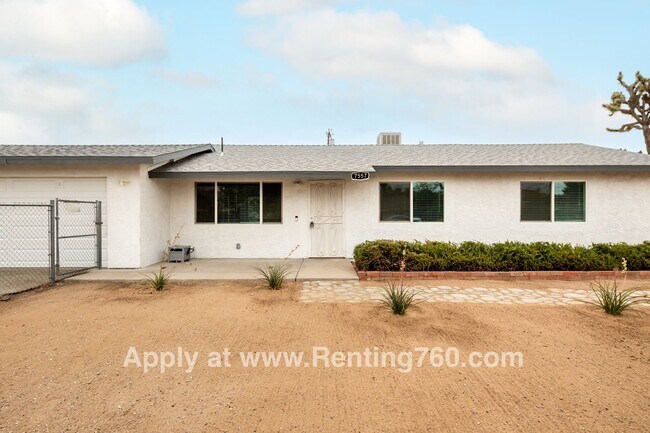 Foto del edificio - Updated 3 Bed 2 Bath Home Centrally Located!!