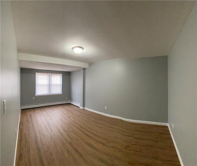 Building Photo - 1216 Ave Y