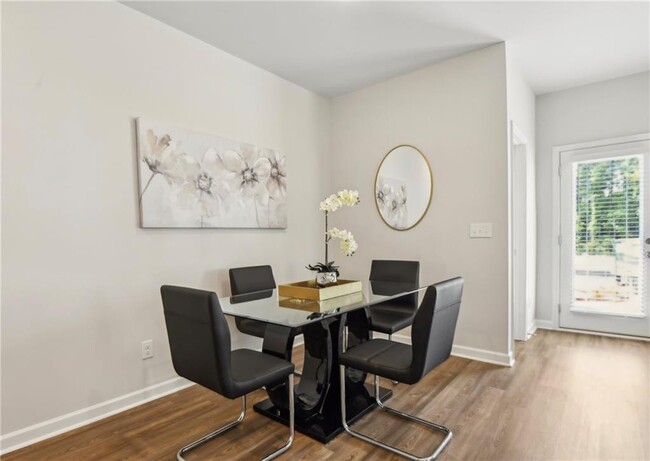 Building Photo - 2628 Swan Lake Dr SW