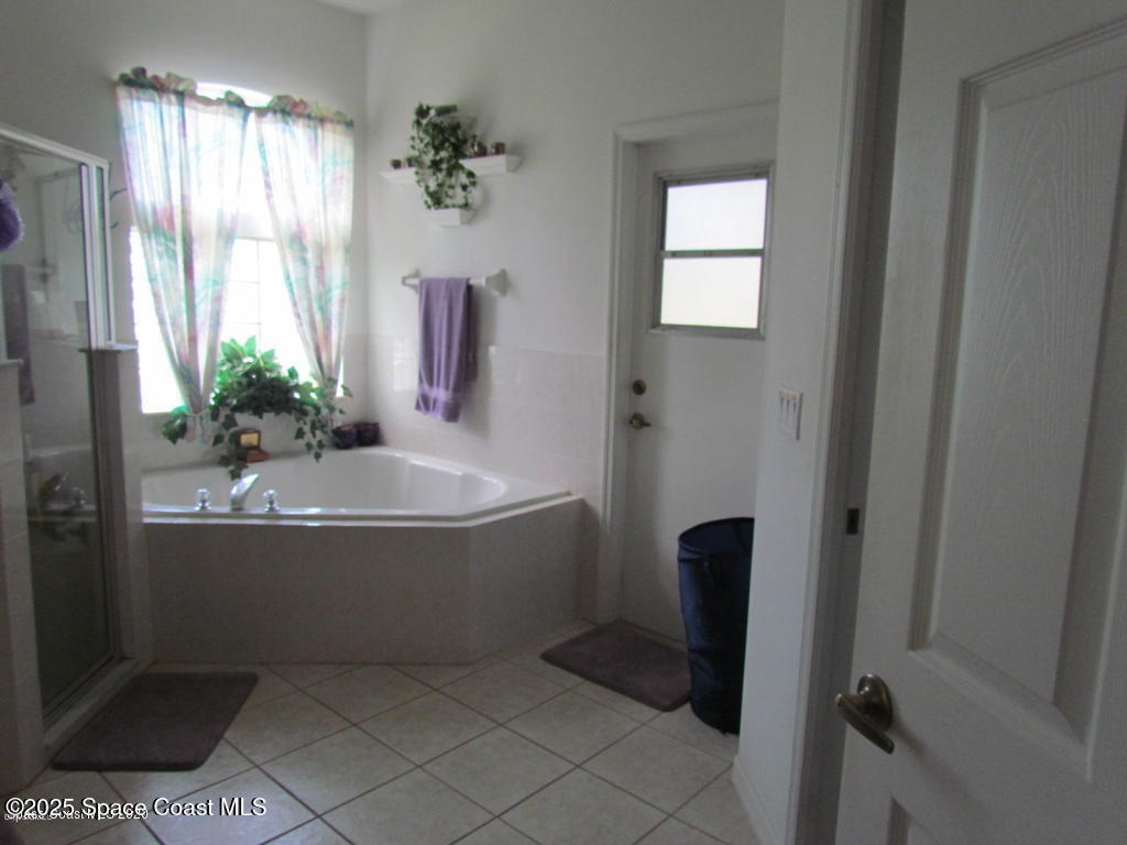 Foto del edificio - 1885 Ficus Point Dr