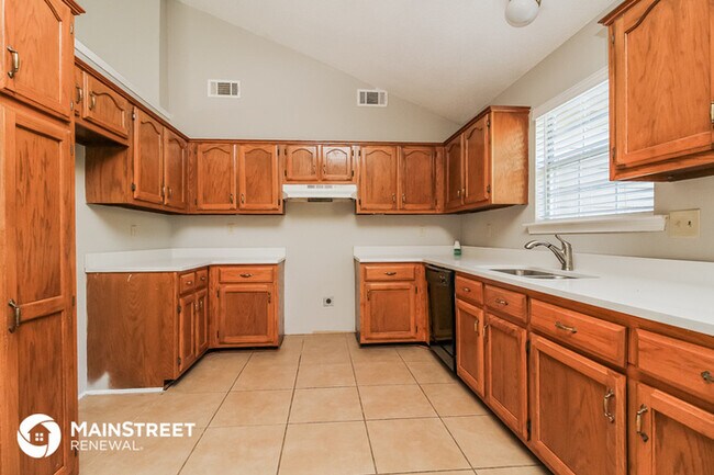Building Photo - 2669 Bay Pointe Cir W