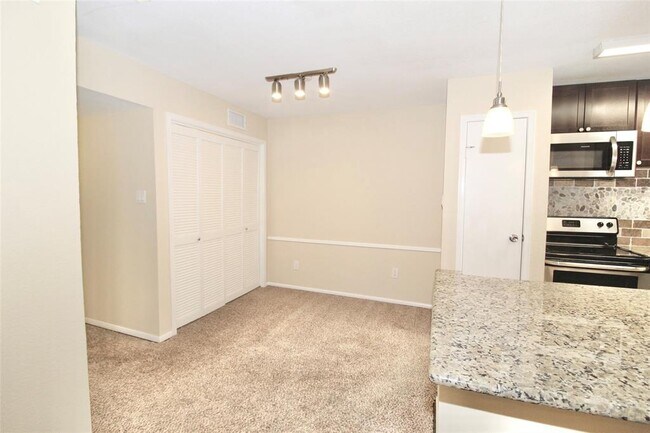Foto del edificio - 12550 Whittington Dr