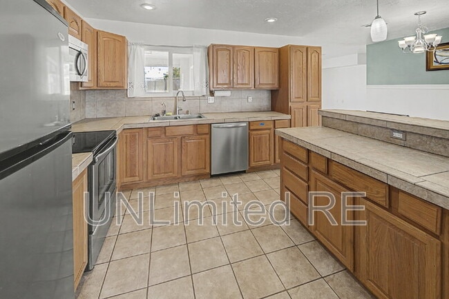 Building Photo - 2771 Typhoon Ln