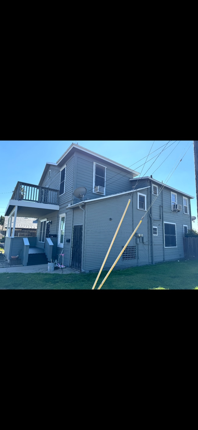 Building Photo - 514 Kaweah St
