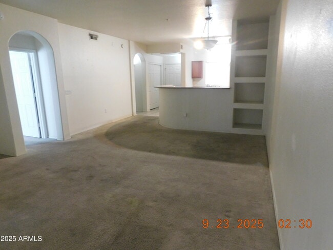 Building Photo - 920 E Devonshire Ave