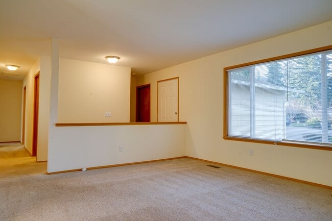 Building Photo - Federal Way Rambler