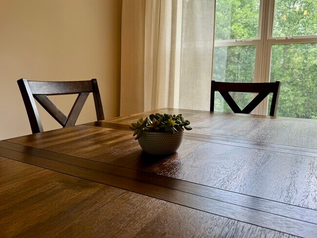 Foto del edificio - 9264 Peony Ln N