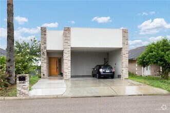 Building Photo - 2041 Lake View Dr