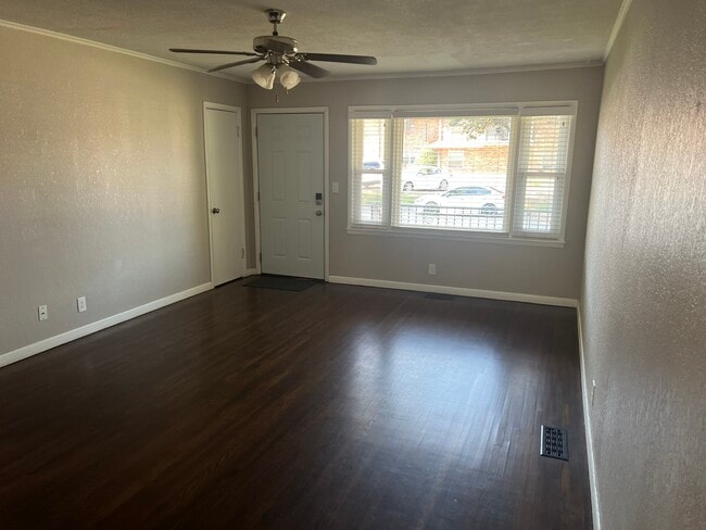 Building Photo - 3839 S Cincinnati Ave