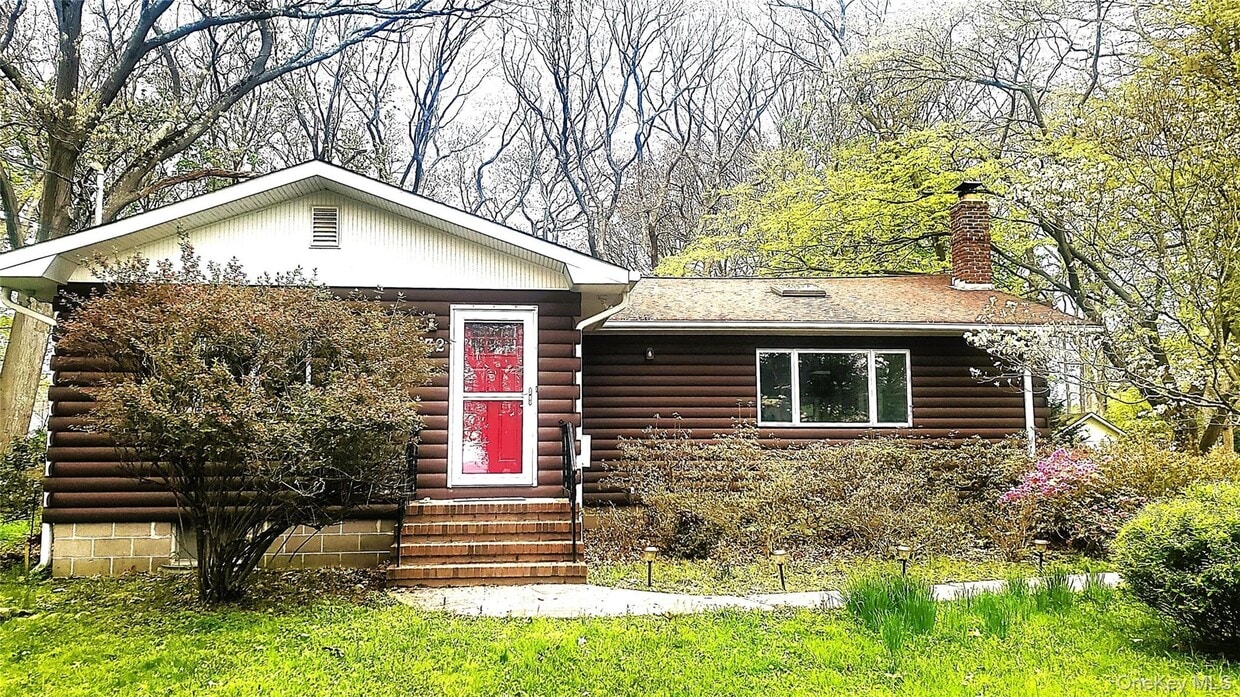 Primary Photo - 32 Culross Dr