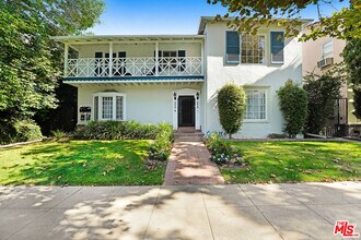 Building Photo - 9930 Robbins Dr