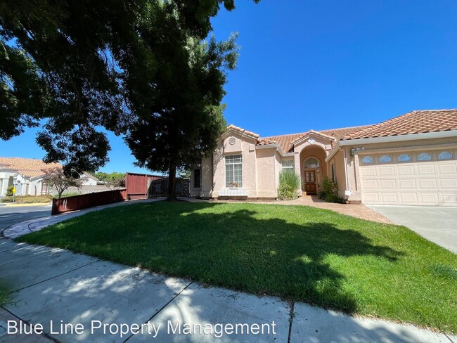 Building Photo - 3 br, 2.5 bath House - 700 Outrigger Cir.