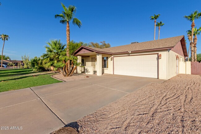Building Photo - 2361 E Riviera Dr