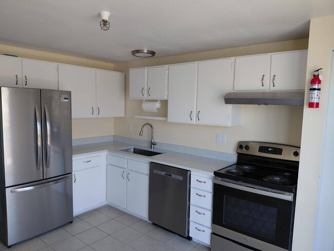 Building Photo - 5805 Secrest Drive #7