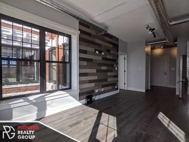 Foto del edificio - 7645 N Sheridan Rd