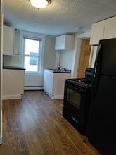 Building Photo - 143 Chestnut St