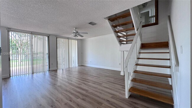 Foto del edificio - 9781 NW 45th Ln