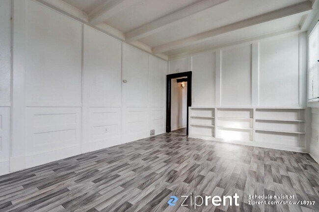 Building Photo - 44 Acacia St