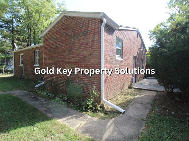 Building Photo - MUNCIE 2 BR 1 BA House with Central Air an...