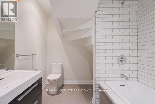 Building Photo - 50 Foxley St