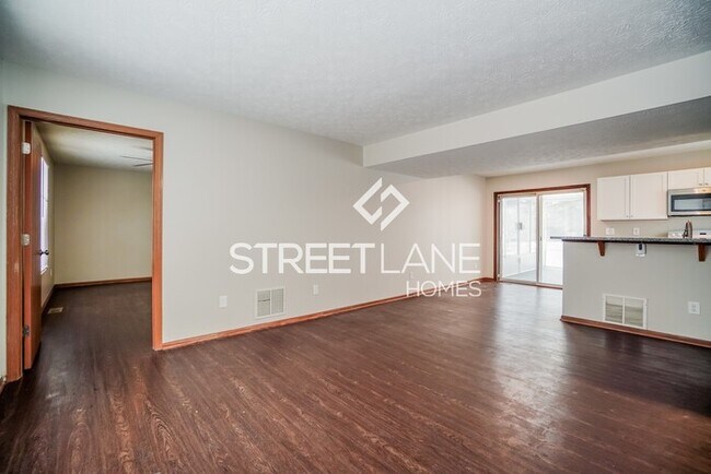 Foto del edificio - REDUCED! - Now offering $500 off first ful...