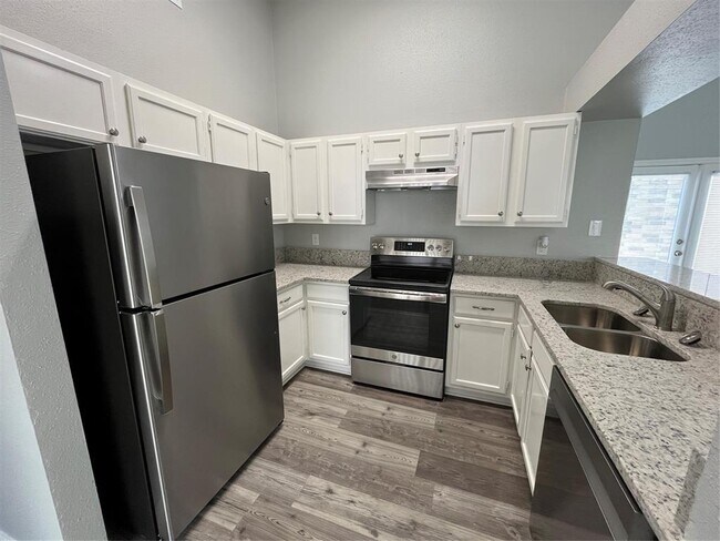 Foto del edificio - 5007 Edgegate Dr