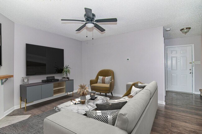 Foto del edificio - Knoxville 37938 - 2 bedroom, 2 bath home - Contact Jean Chung (865) 386-1022