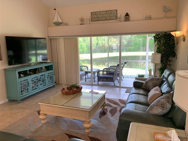 Foto del edificio - 7152 Strand Cir