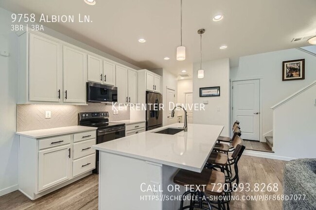 Building Photo - Stunning 3-Bed Townhouse with Pool & Playg...