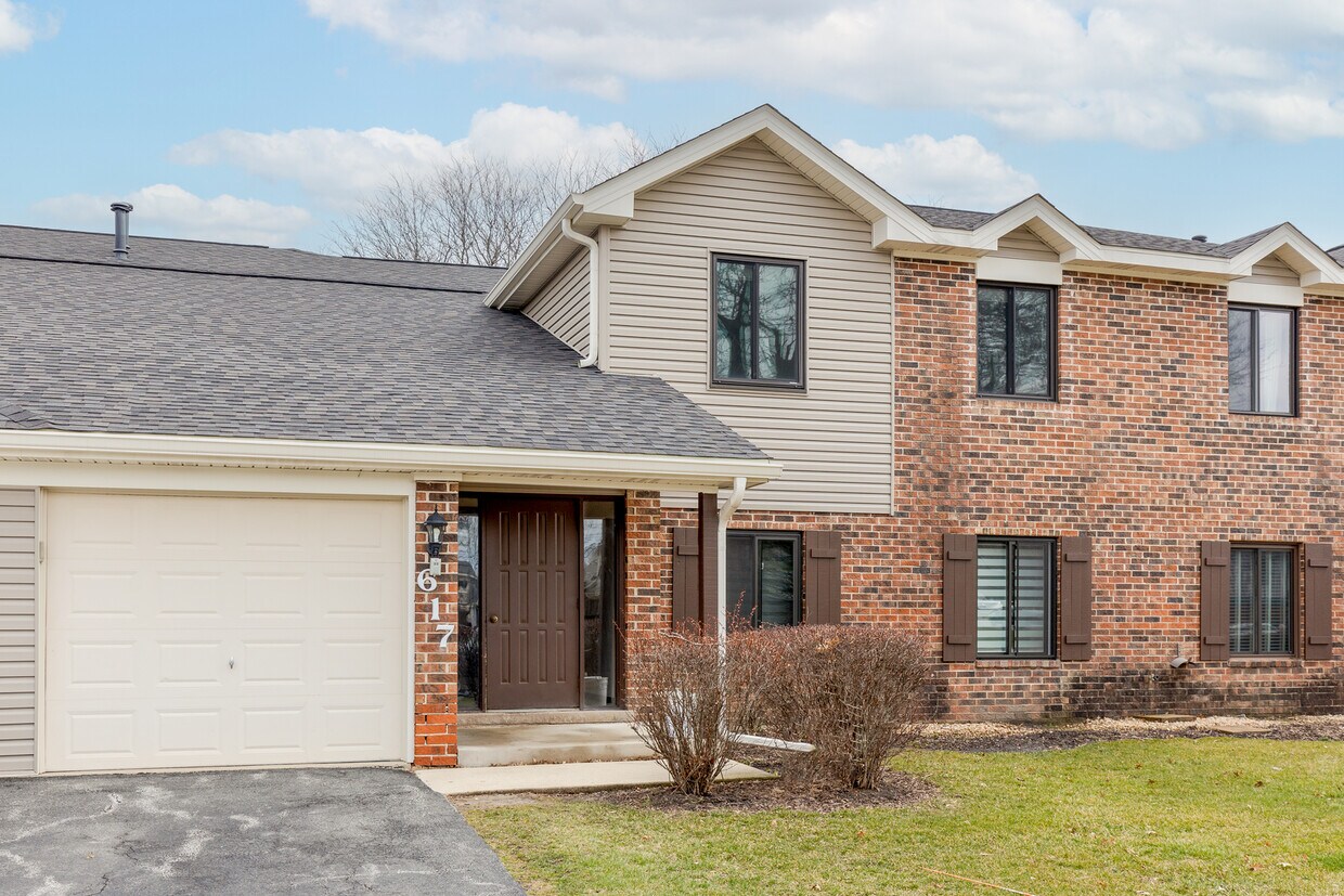 617 Cumberland Trail Unit BB2, Roselle, IL 60172 Condo for Rent in Roselle, IL