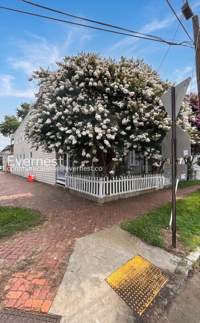 Foto del edificio - 3100 E Marshall St