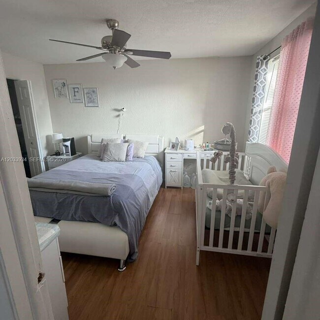 Foto del edificio - 940 NW 104th Ave