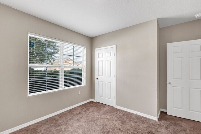 Foto del edificio - Sunny, Move-In Ready 4-Bed Home in Winter Haven with Modern Finishes and Two-Car Garage