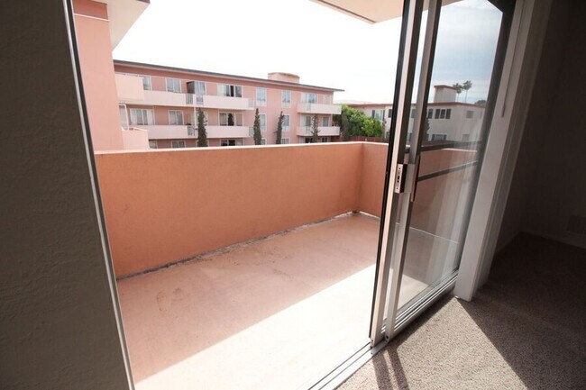 Foto del edificio - 1919 Garden Dr