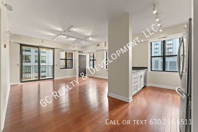 Building Photo - *** RIVER NORTH - RESIDENCES AT HUDSON / 2...