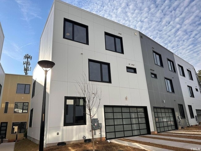 Building Photo - 1112 Nova St