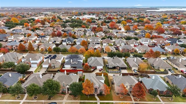 Foto del edificio - 2122 Trickling Creek Dr